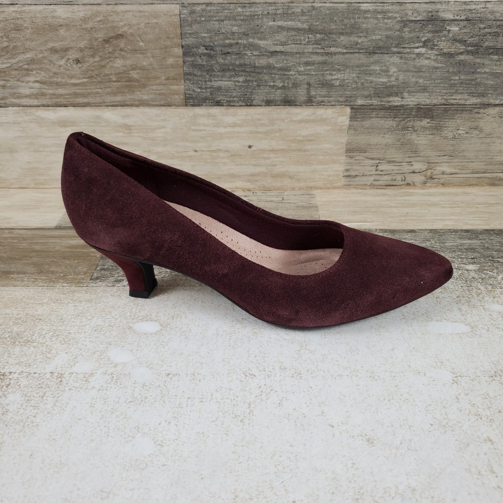 Clarks Kepley Vine Womens Pumps Sz 7 M Red Suede Slip On Kitten Heel Pointed Toe